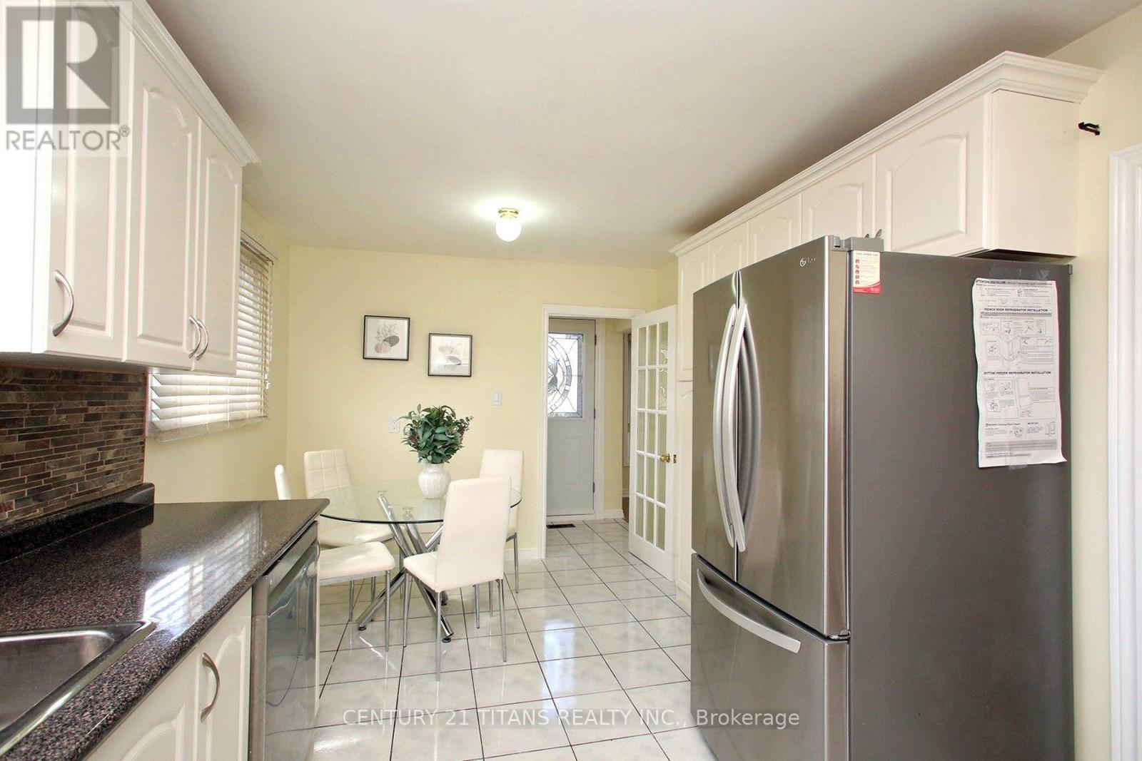 31 Monterrey Drive, Toronto, Ontario  M9V 1S7 - Photo 14 - W13756670