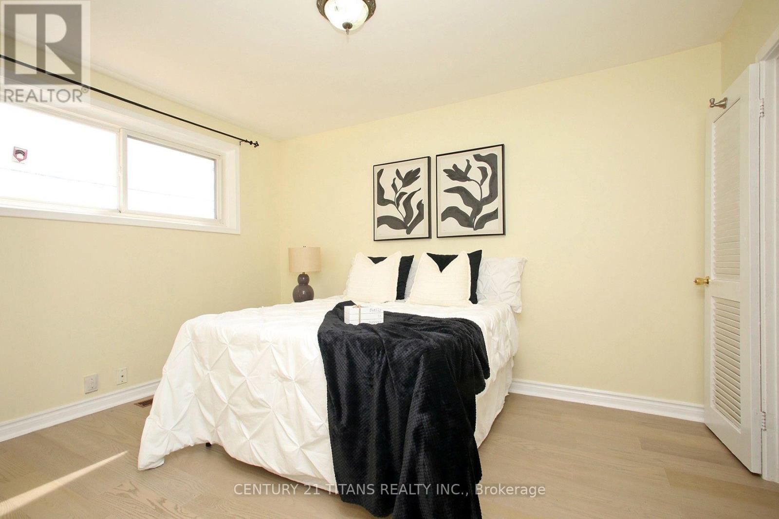 31 Monterrey Drive, Toronto, Ontario  M9V 1S7 - Photo 17 - W13756670