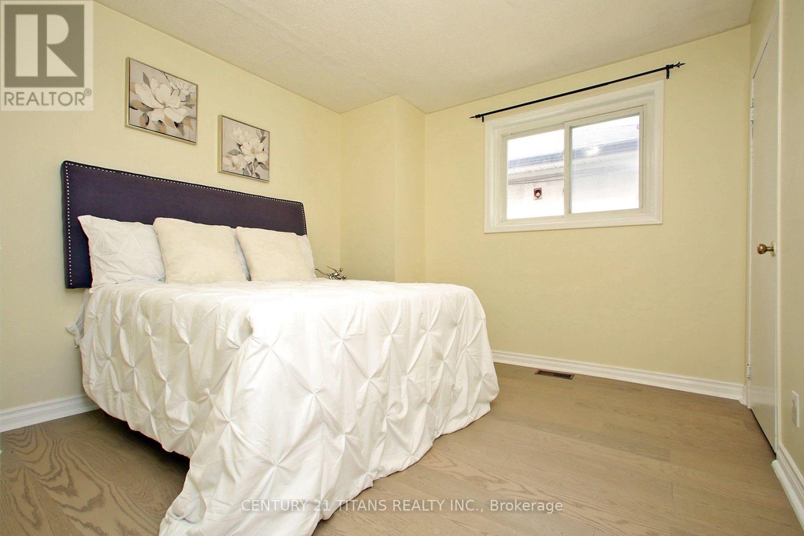 31 Monterrey Drive, Toronto, Ontario  M9V 1S7 - Photo 21 - W13756670