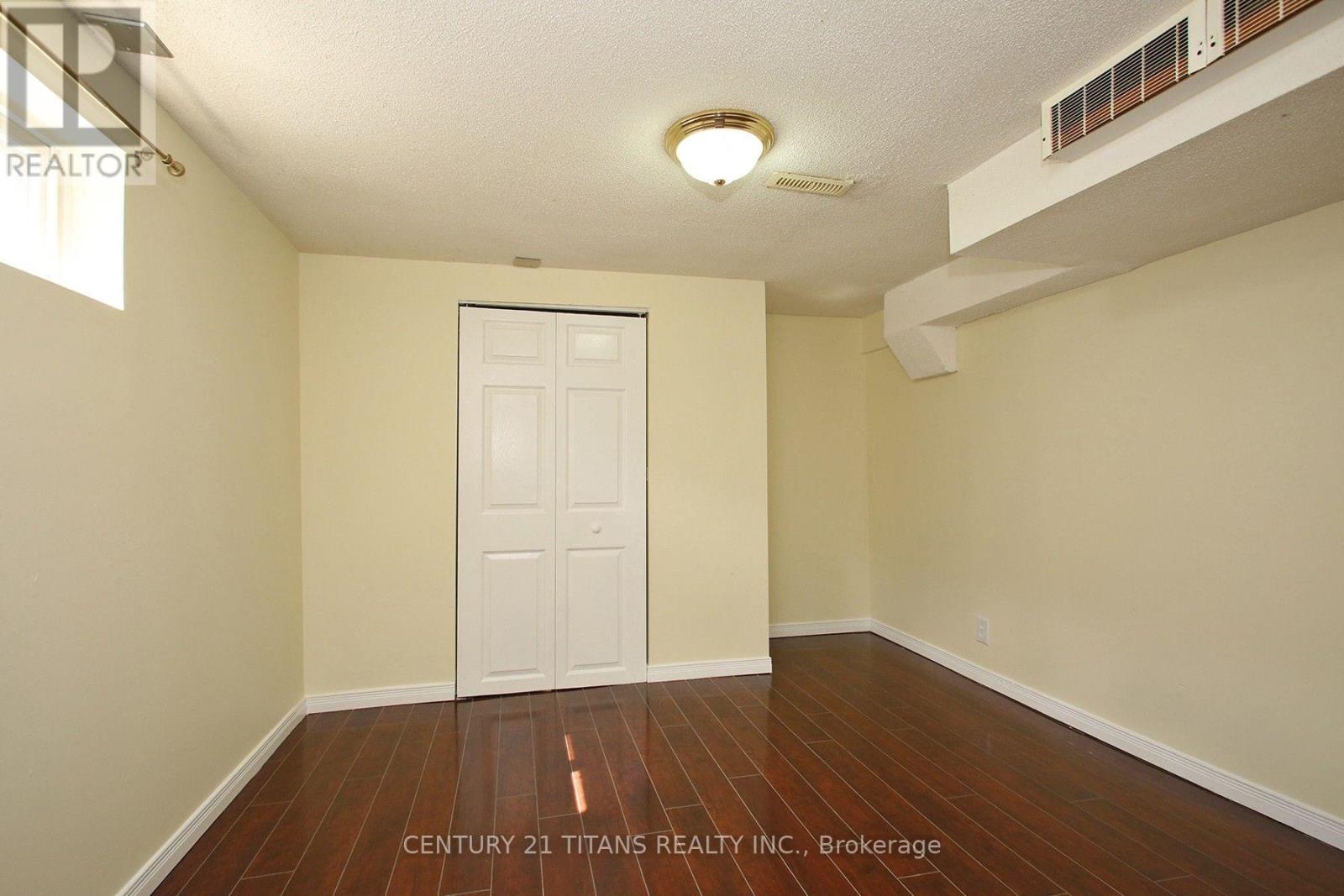 31 Monterrey Drive, Toronto, Ontario  M9V 1S7 - Photo 25 - W13756670
