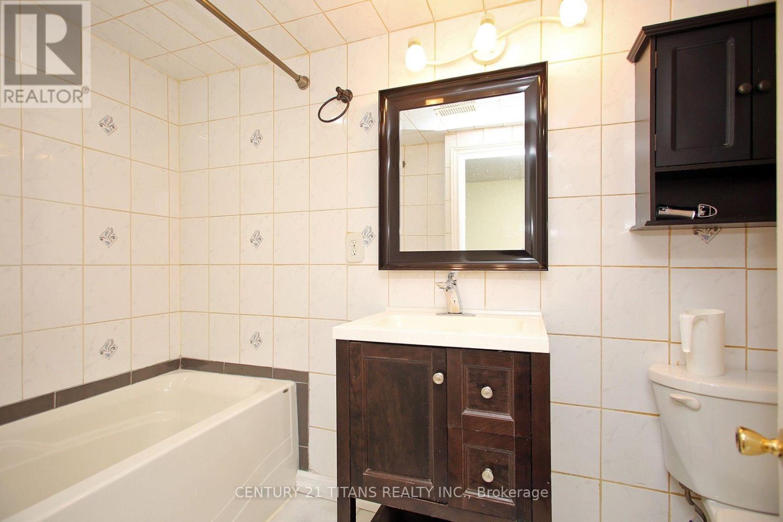 31 Monterrey Drive, Toronto, Ontario  M9V 1S7 - Photo 29 - W13756670