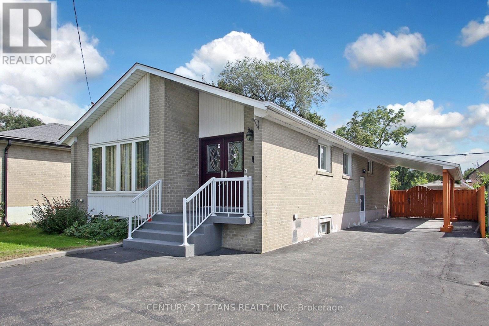31 Monterrey Drive, Toronto, Ontario  M9V 1S7 - Photo 3 - W13756670