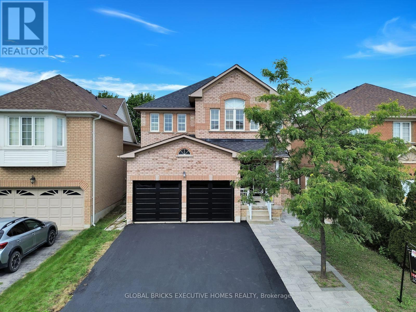 122 Pappain Crescent, Brampton, Ontario  L7A 3J7 - Photo 1 - W13756686