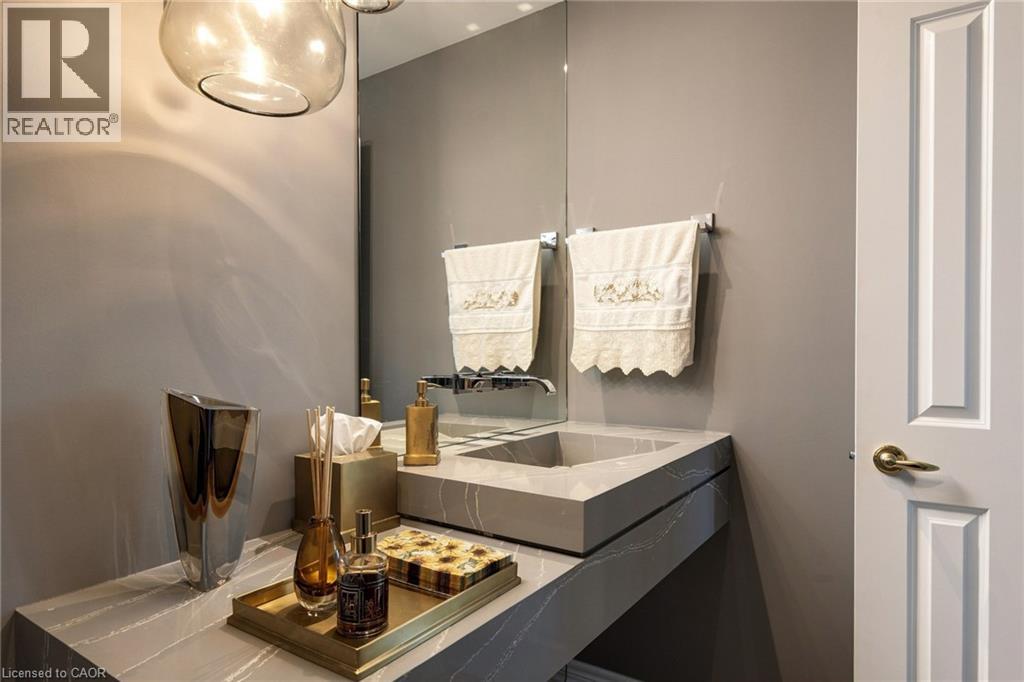 60 Old Mill Road Unit# Ph1, Oakville, Ontario  L6J 7V9 - Photo 24 - 40860351