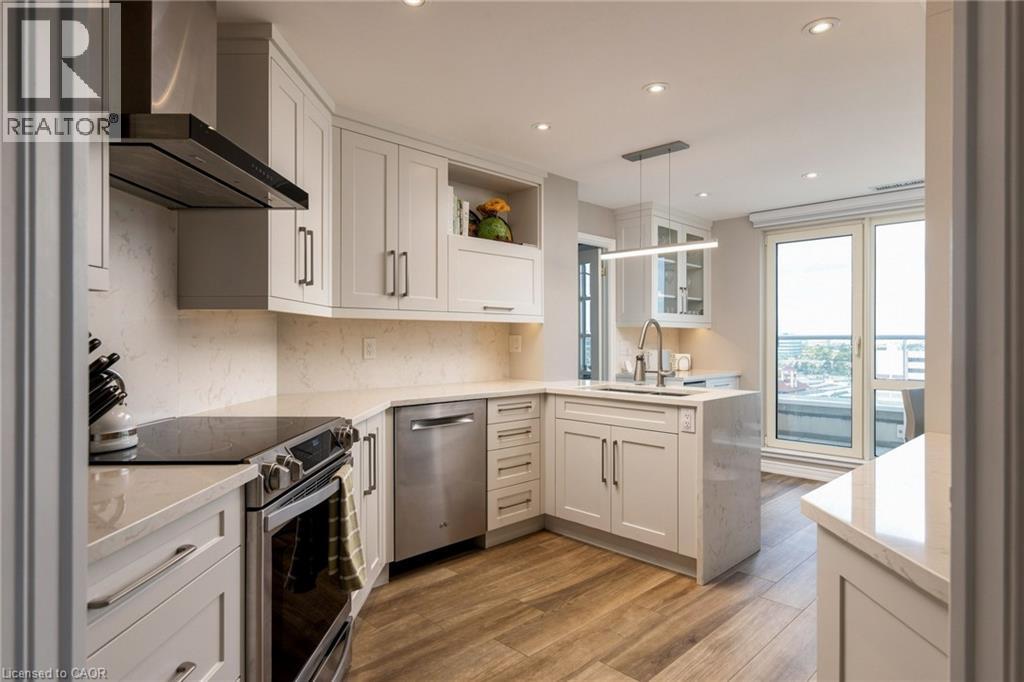60 Old Mill Road Unit# Ph1, Oakville, Ontario  L6J 7V9 - Photo 12 - 40860351