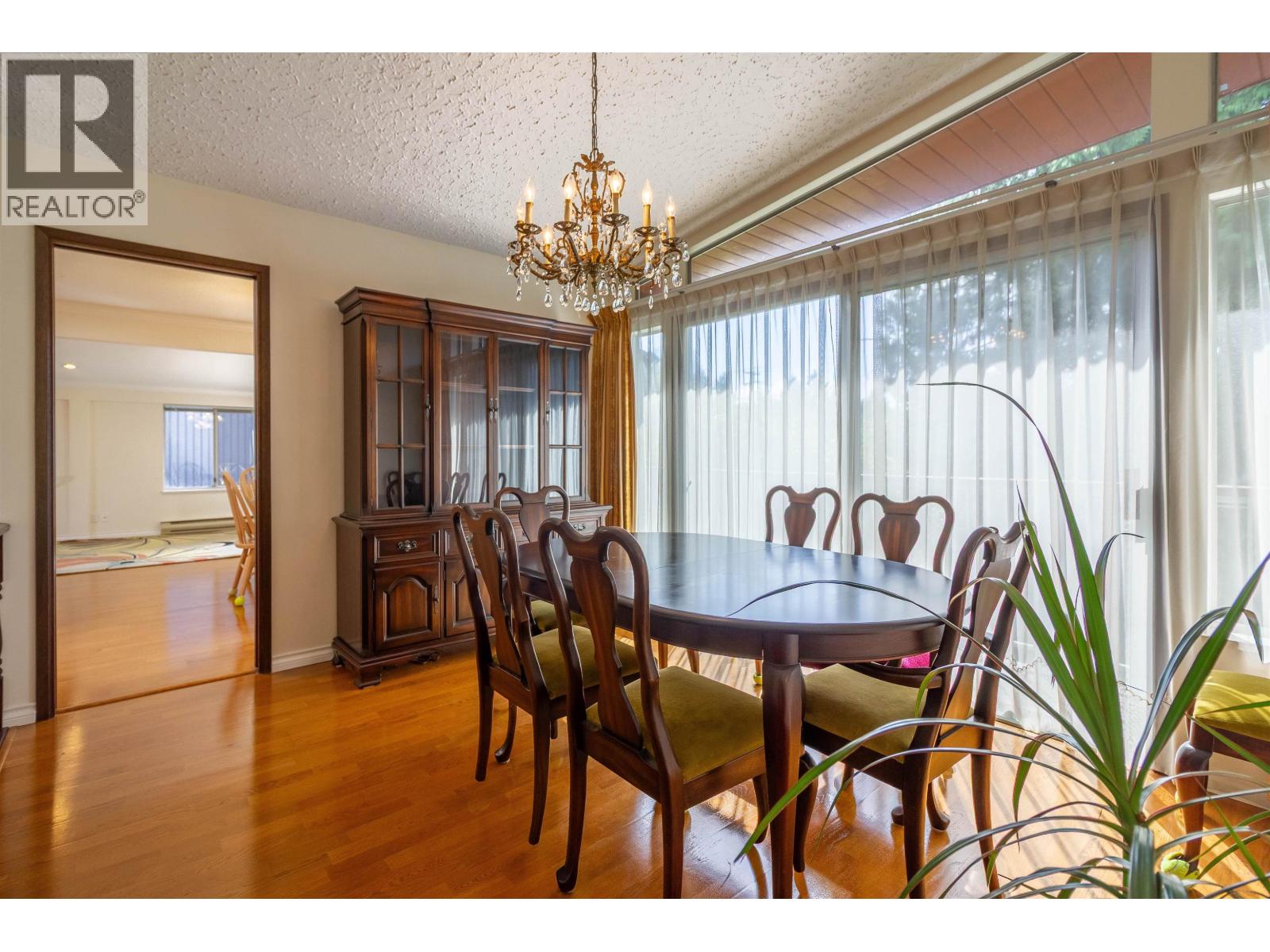 7107 Broadway, Burnaby, British Columbia  V5A 1R7 - Photo 4 - R3162494