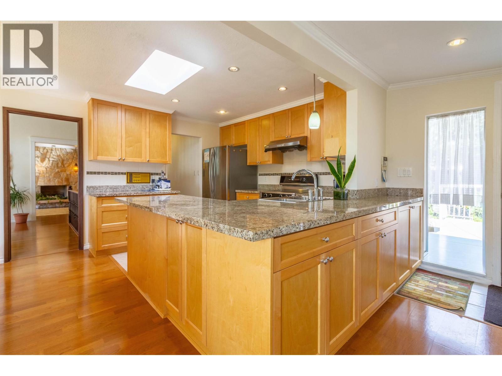 7107 Broadway, Burnaby, British Columbia  V5A 1R7 - Photo 6 - R3162494