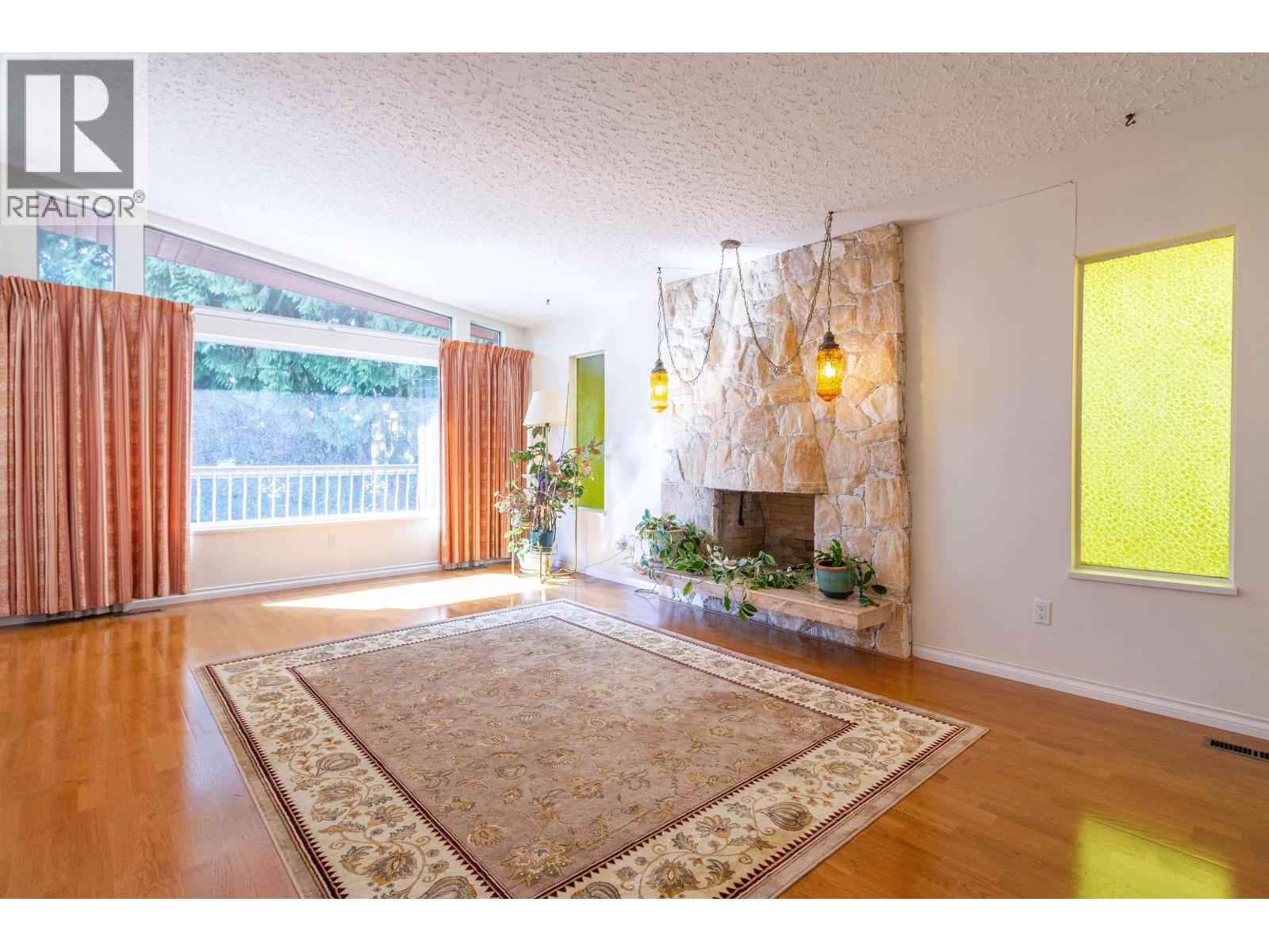 7107 Broadway, Burnaby, British Columbia  V5A 1R7 - Photo 2 - R3162494