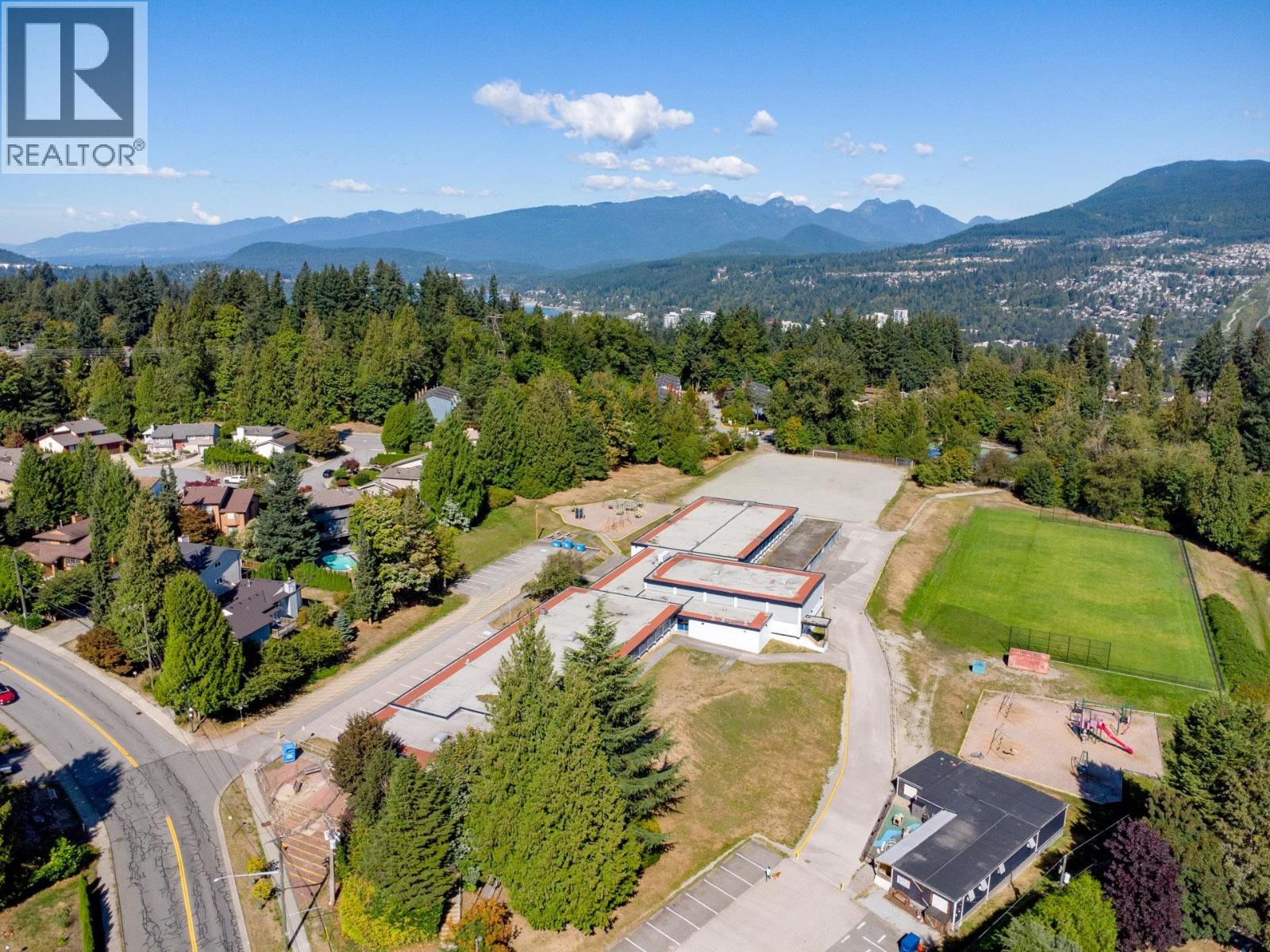 2996 Surf Crescent, Coquitlam, British Columbia  V3C 3S8 - Photo 34 - R3161680
