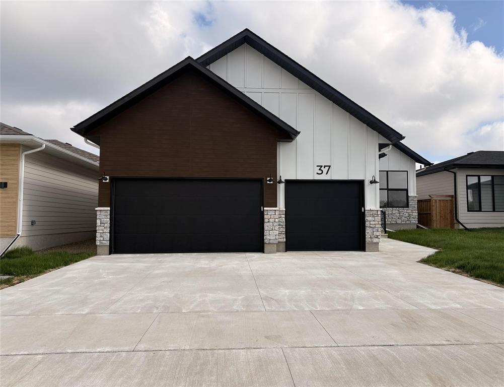 37 Fieldstone Crescent, Brandon, Manitoba  R7B 4J2 - Photo 0 - 202622525