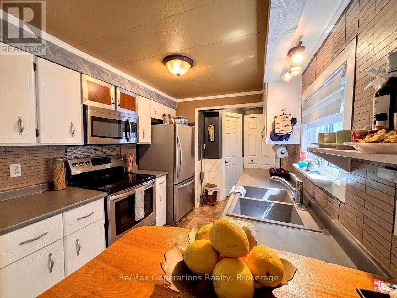 4 Graham Drive, Manitouwadge, Ontario  P0T 2C0 - Photo 7 - X13573884