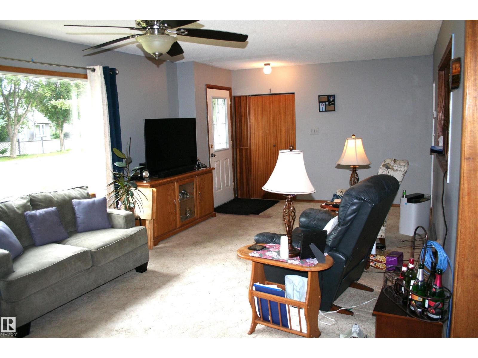 5219 52 Ave, Viking, Alberta  T0B 4N0 - Photo 8 - E4507575