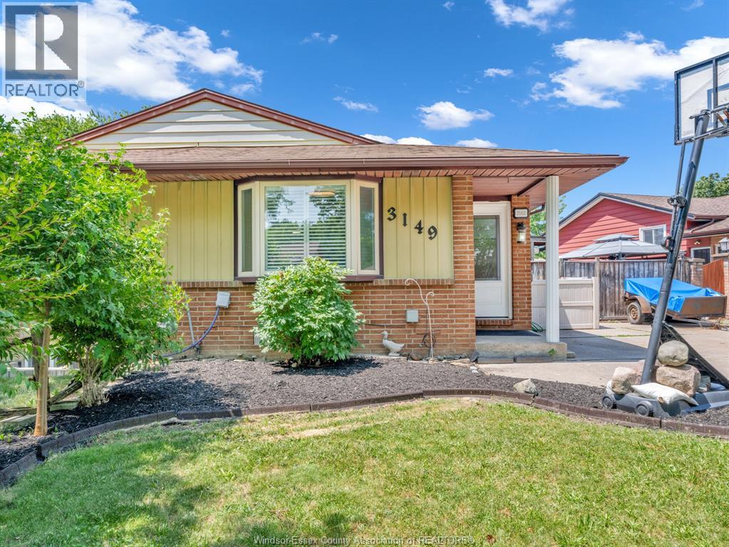 3149 ELMWOOD CRESCENT, Windsor, Ontario