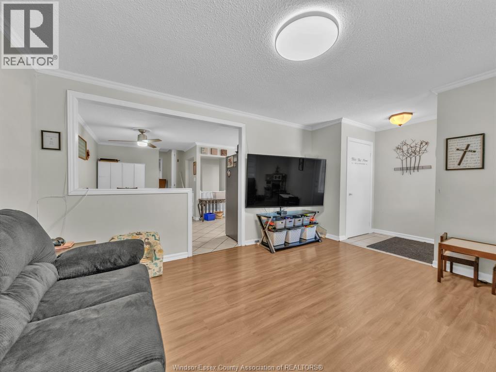 3149 Elmwood Crescent, Windsor, Ontario  N8R 1X5 - Photo 4 - 26021921