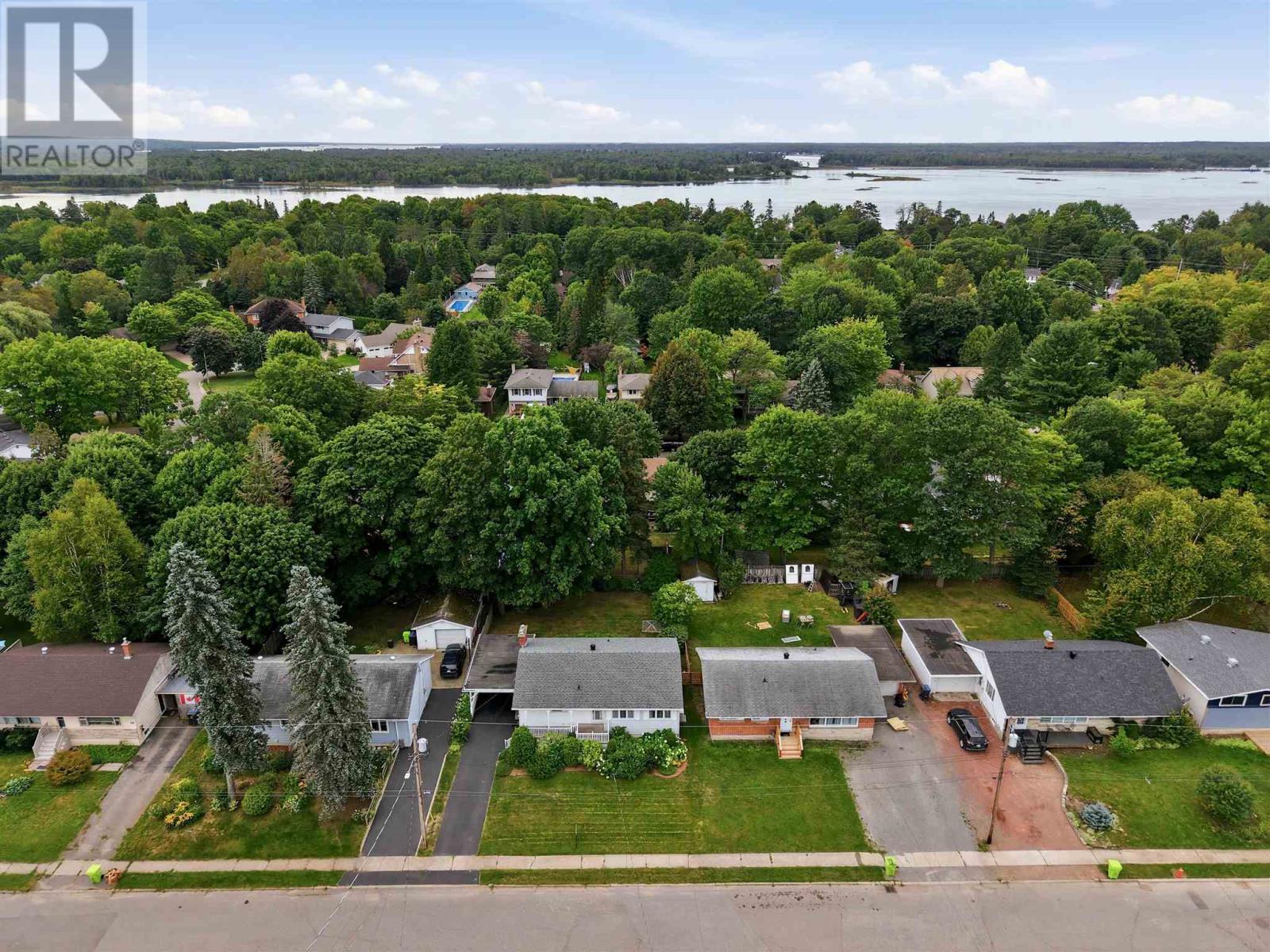 21 Ford St, Sault Ste. Marie, Ontario  P6A 4N5 - Photo 3 - SM262444