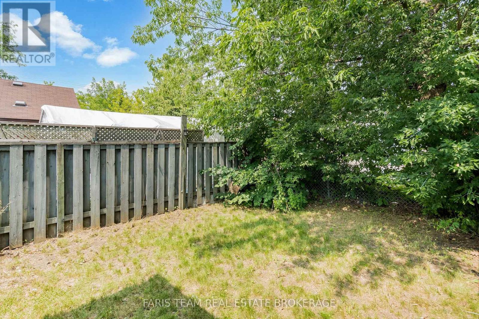 5 Robert Street, Barrie, Ontario  L4N 3H2 - Photo 18 - S13583486