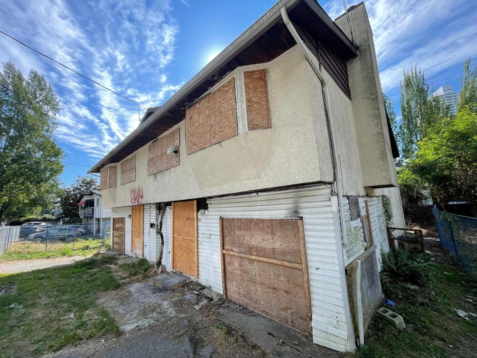 9935-9937 138 Street, Surrey, British Columbia  V3T 5E3 - Photo 2 - R3161399