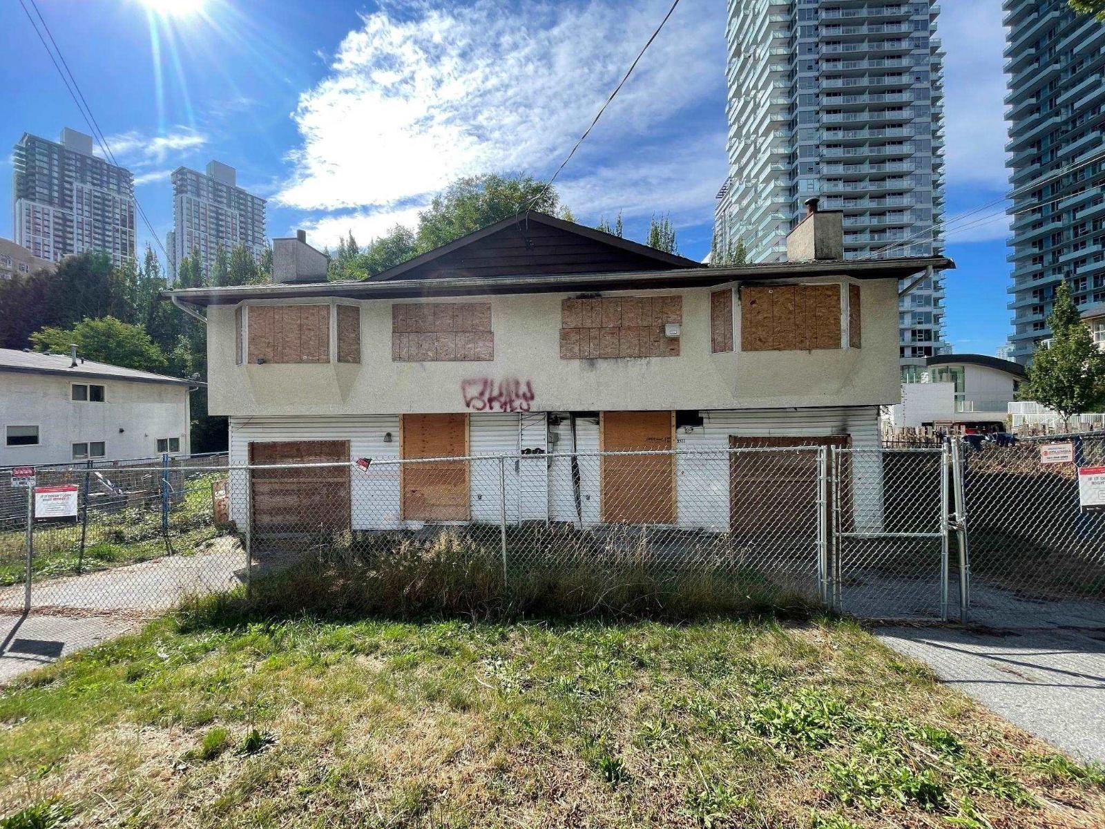 9935-9937 138 Street, Surrey, British Columbia  V3T 5E3 - Photo 1 - R3161399