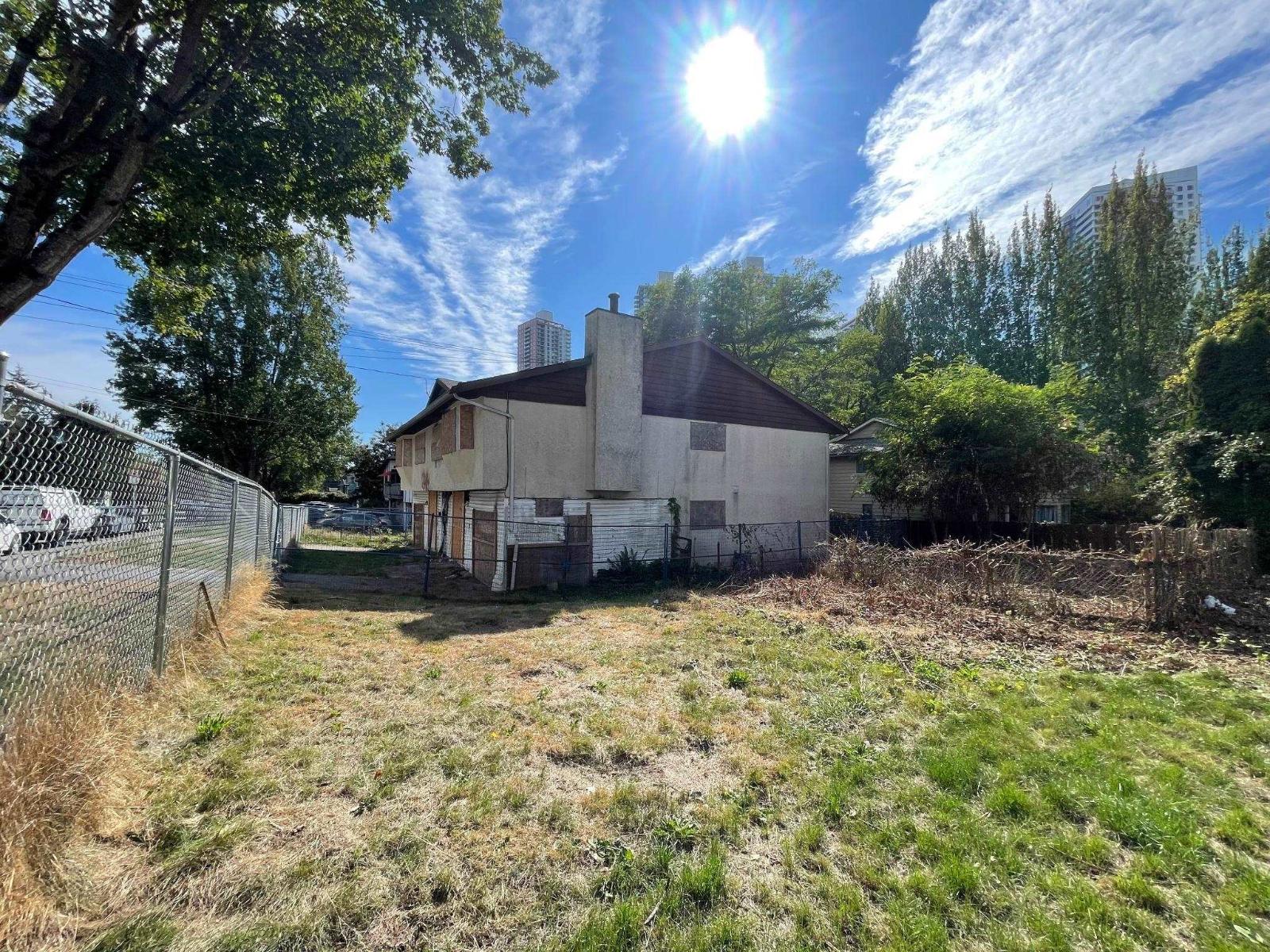 9935-9937 138 Street, Surrey, British Columbia  V3T 5E3 - Photo 3 - R3161399