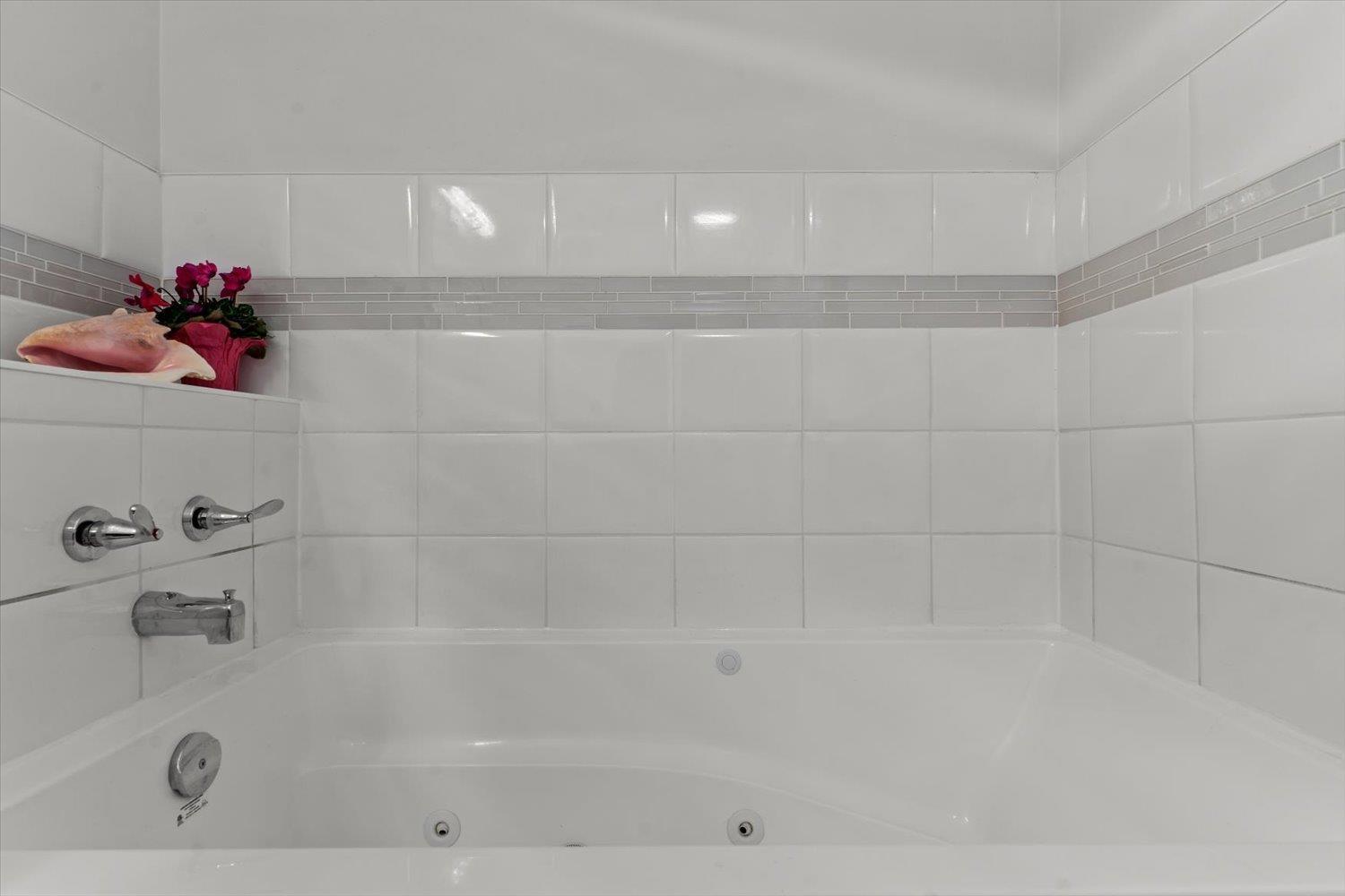 201 5710 201 Street, Langley, British Columbia  V3A 8A8 - Photo 18 - R3162018