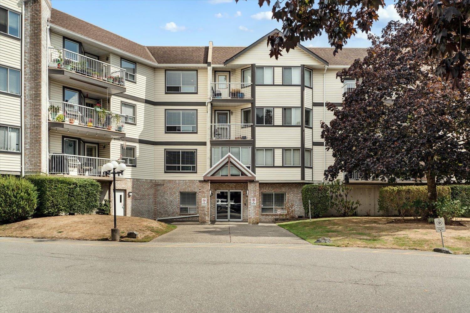 201 5710 201 Street, Langley, British Columbia  V3A 8A8 - Photo 1 - R3162018