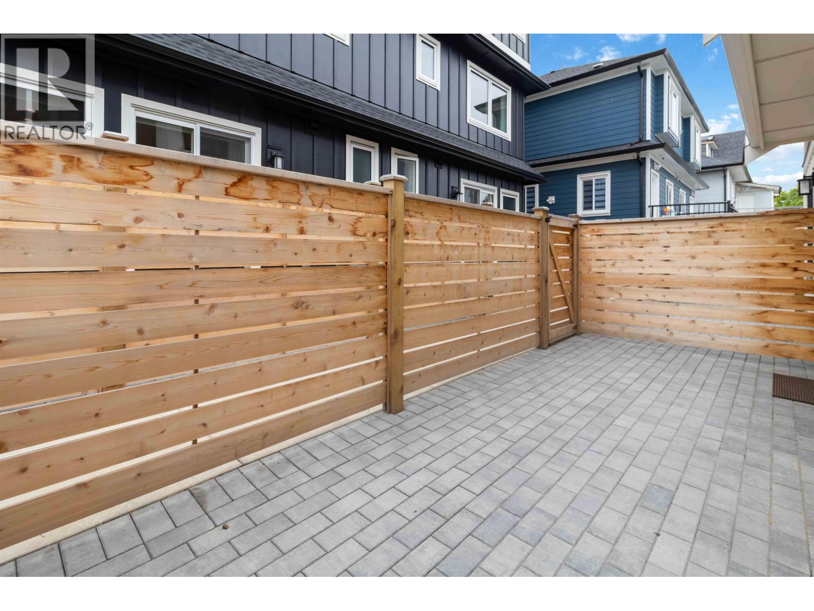 2 552 Kaslo Street, Vancouver, British Columbia  V5K 3Z2 - Photo 2 - R3162161