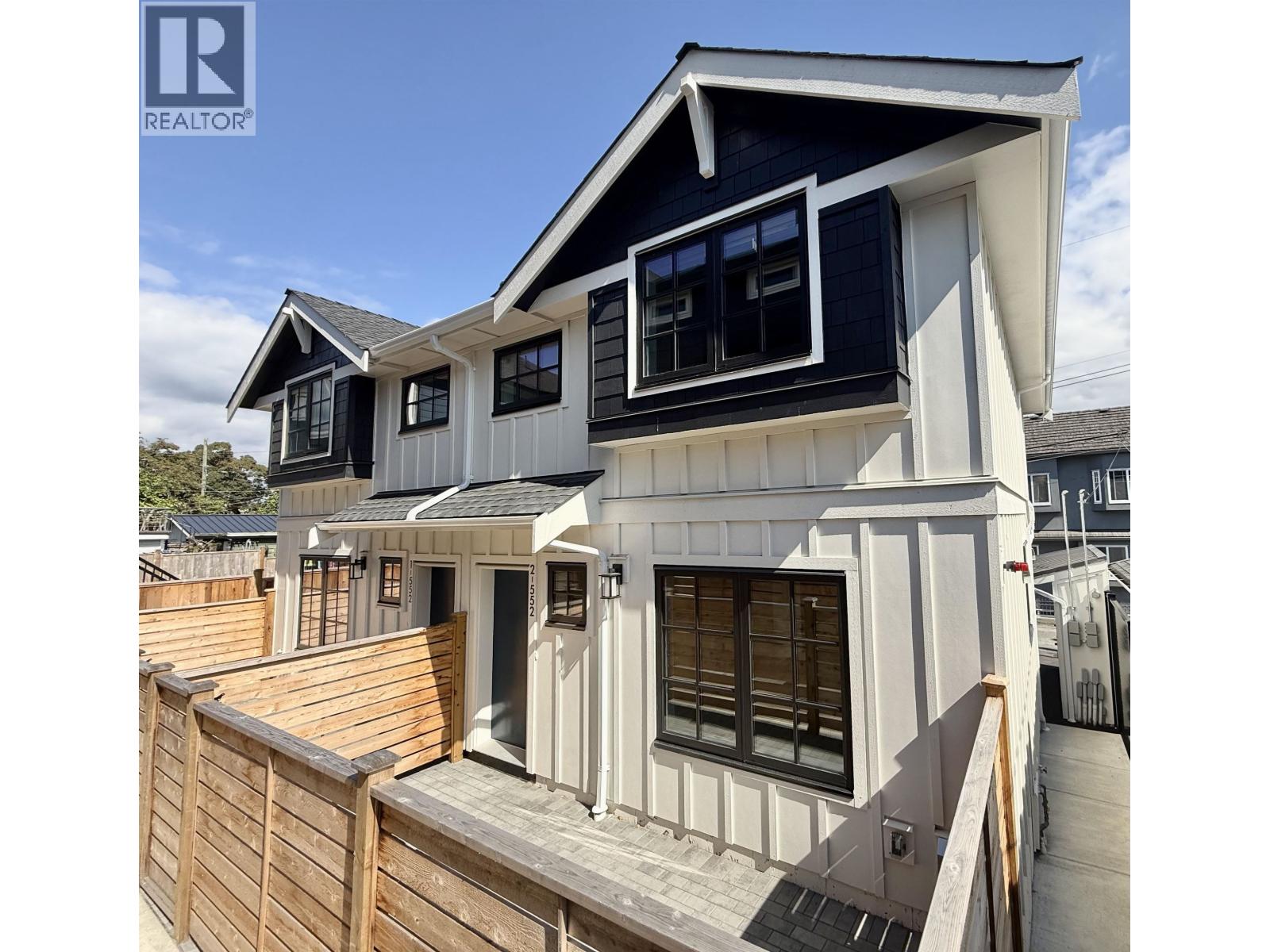 2 552 Kaslo Street, Vancouver, British Columbia  V5K 3Z2 - Photo 1 - R3162161