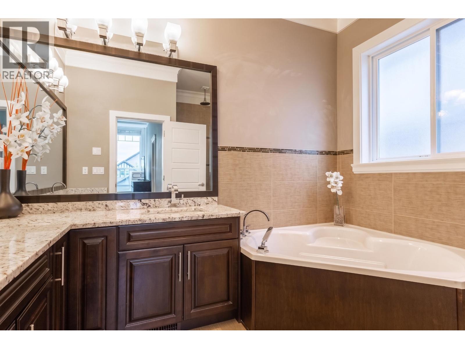 3383 Gislason Avenue, Coquitlam, British Columbia  V3E 0C5 - Photo 10 - R3162235