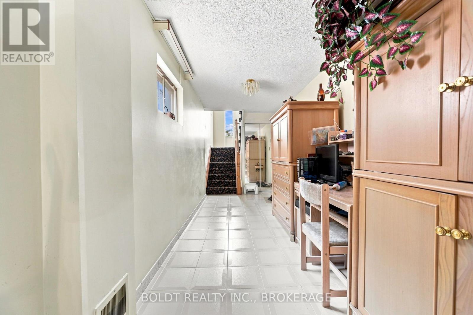 233 Fruitland Road, Hamilton, Ontario  L8E 5J8 - Photo 18 - X13757028