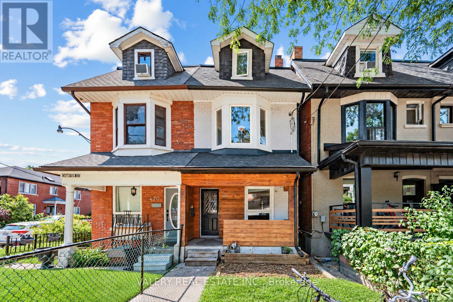 472 CRAWFORD STREET, Toronto, Ontario