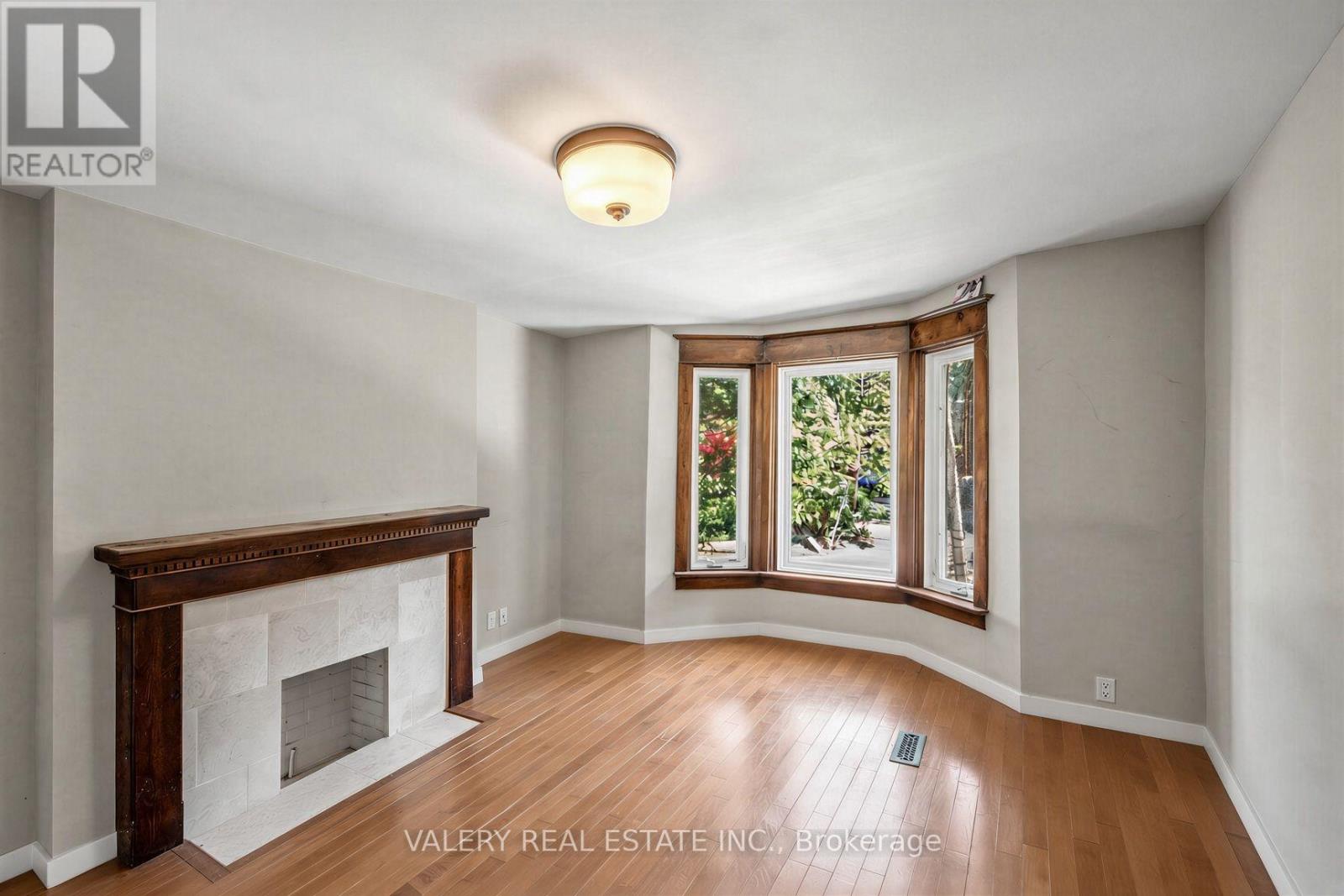 472 Crawford Street, Toronto, Ontario  M6G 3J8 - Photo 2 - C13756772
