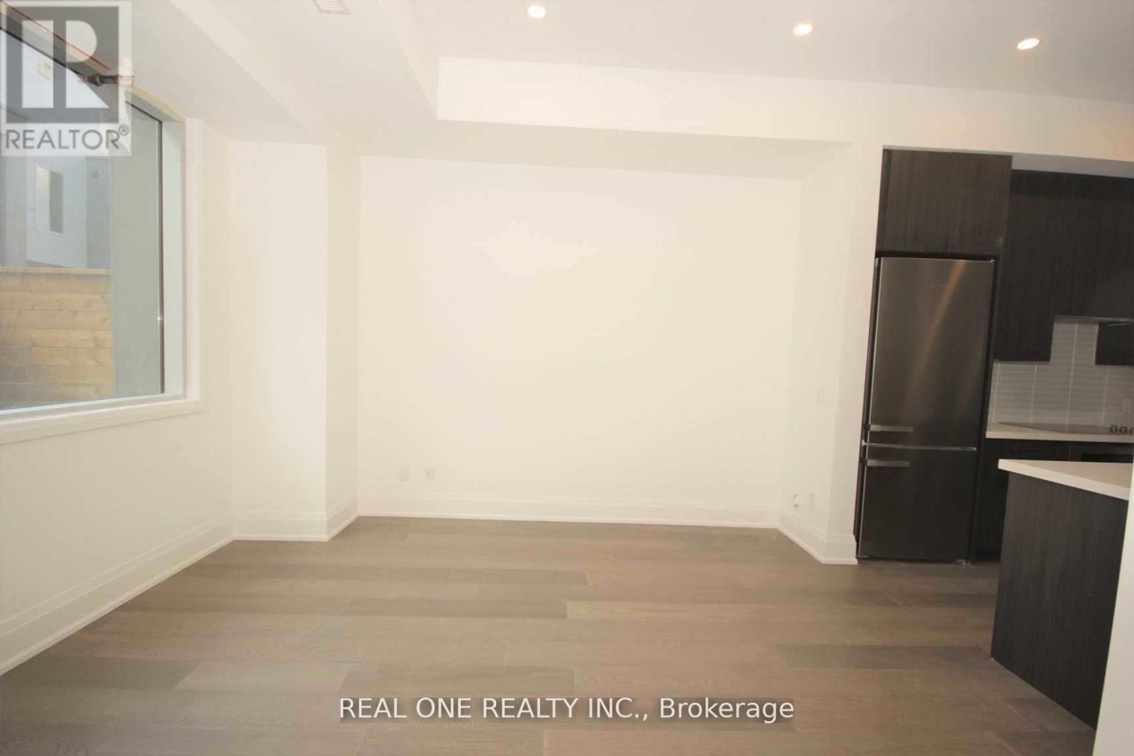 4 - 35 Dervock Crescent, Toronto, Ontario  M2K 0G7 - Photo 4 - C13756850