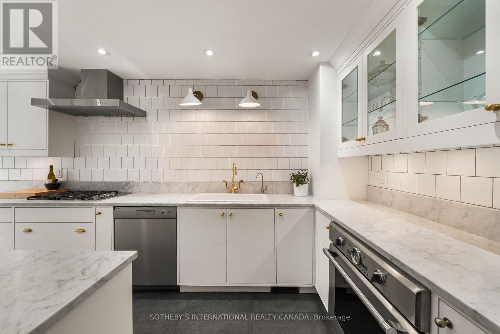 213 Walmer Road, Toronto, Ontario  M5R 3P7 - Photo 10 - C13756922