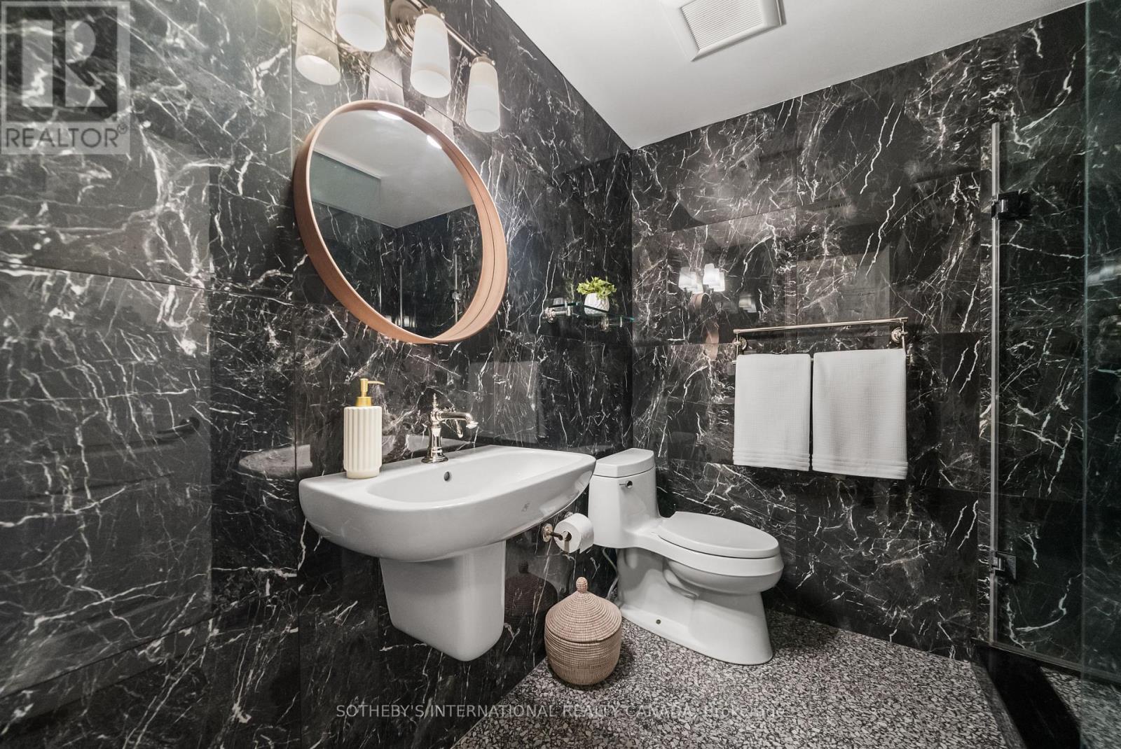 213 Walmer Road, Toronto, Ontario  M5R 3P7 - Photo 37 - C13756922