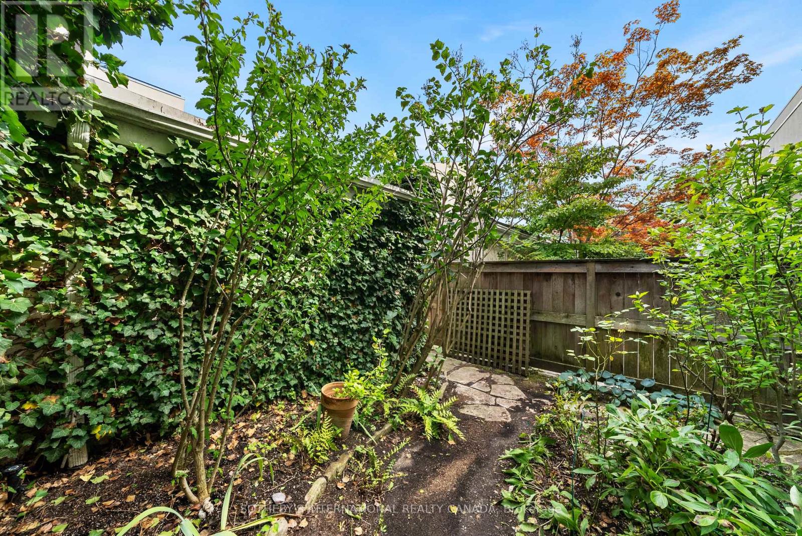 213 Walmer Road, Toronto, Ontario  M5R 3P7 - Photo 4 - C13756922
