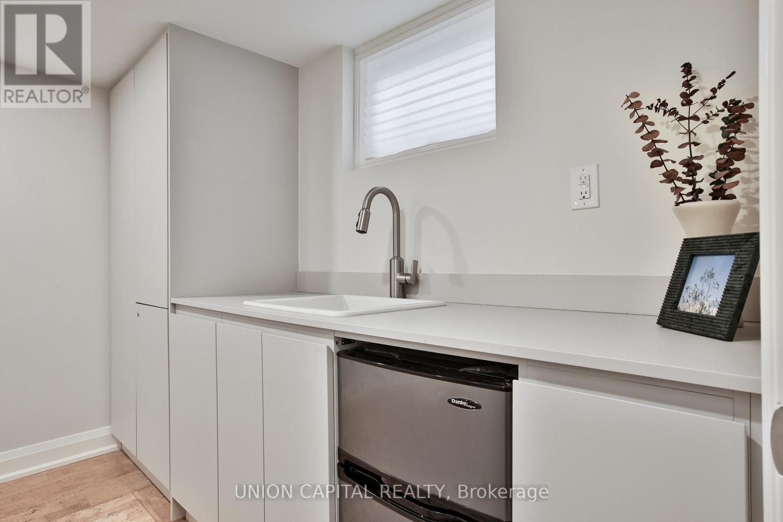 81 Thursfield Crescent, Toronto, Ontario  M4G 2N4 - Photo 33 - C13756930