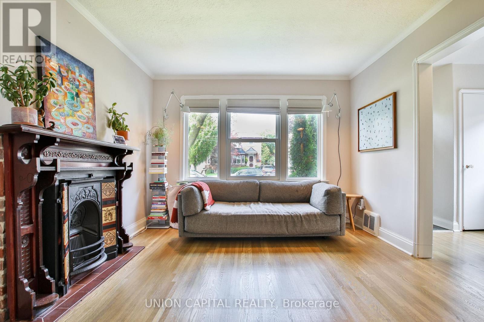 81 Thursfield Crescent, Toronto, Ontario  M4G 2N4 - Photo 5 - C13756930