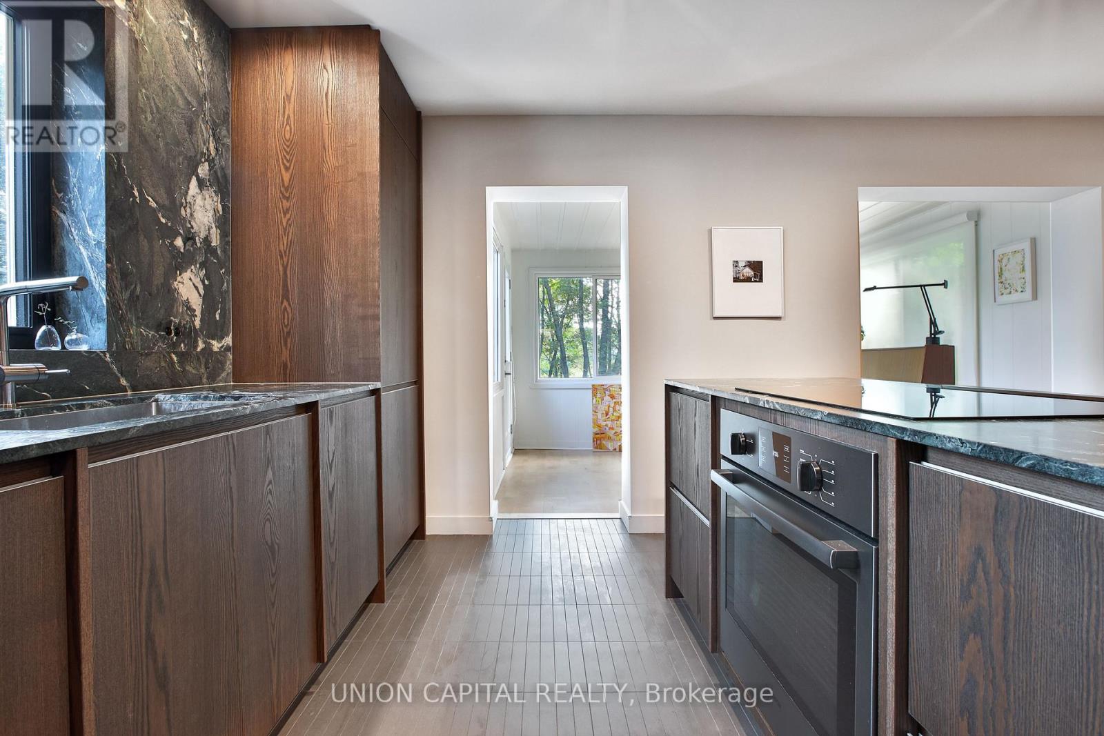 81 Thursfield Crescent, Toronto, Ontario  M4G 2N4 - Photo 7 - C13756930