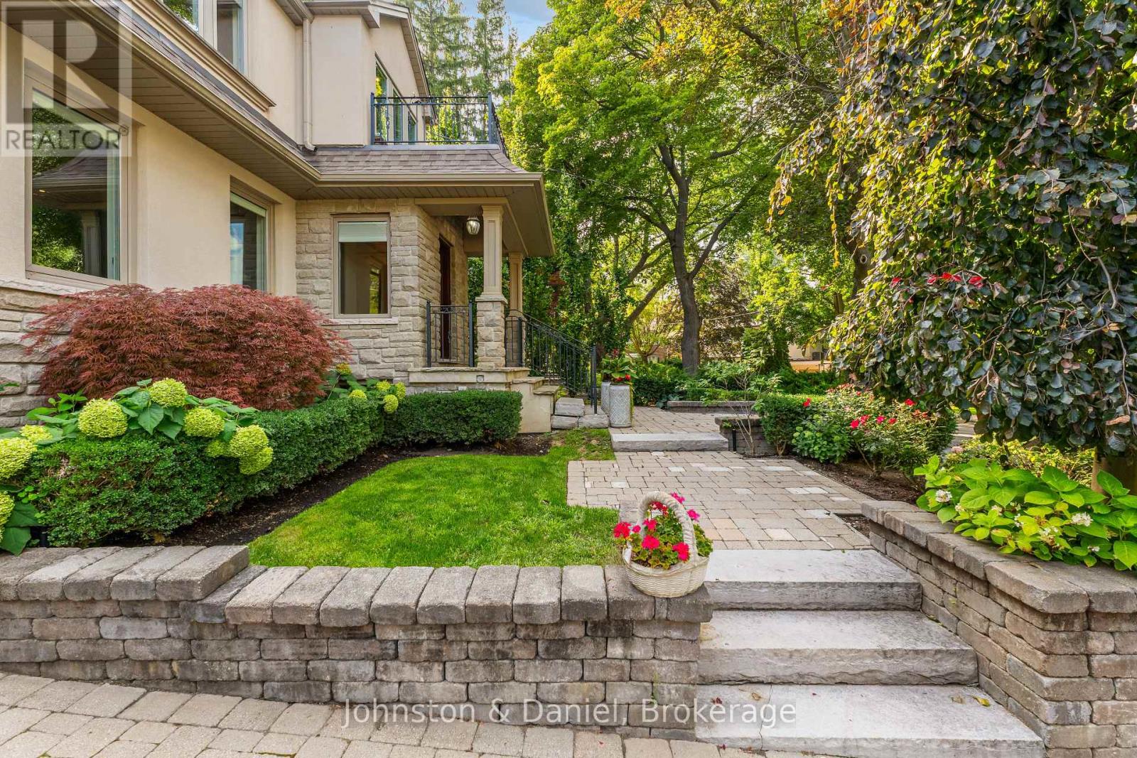 77 Lawrence Crescent, Toronto, Ontario  M4N 1N3 - Photo 3 - C13756994