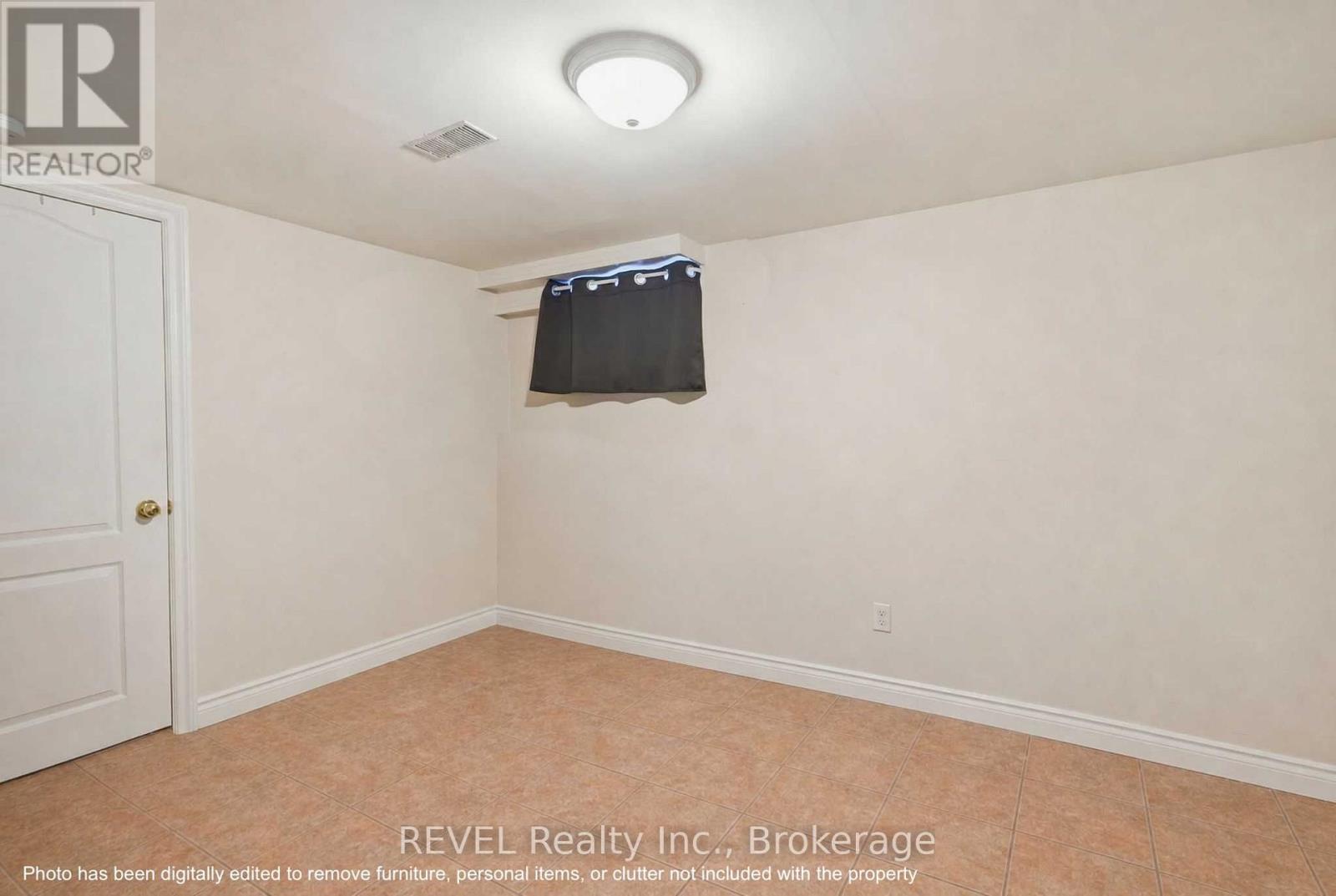19 Leeper Street, St. Catharines, Ontario  L2S 2M9 - Photo 14 - X13569428