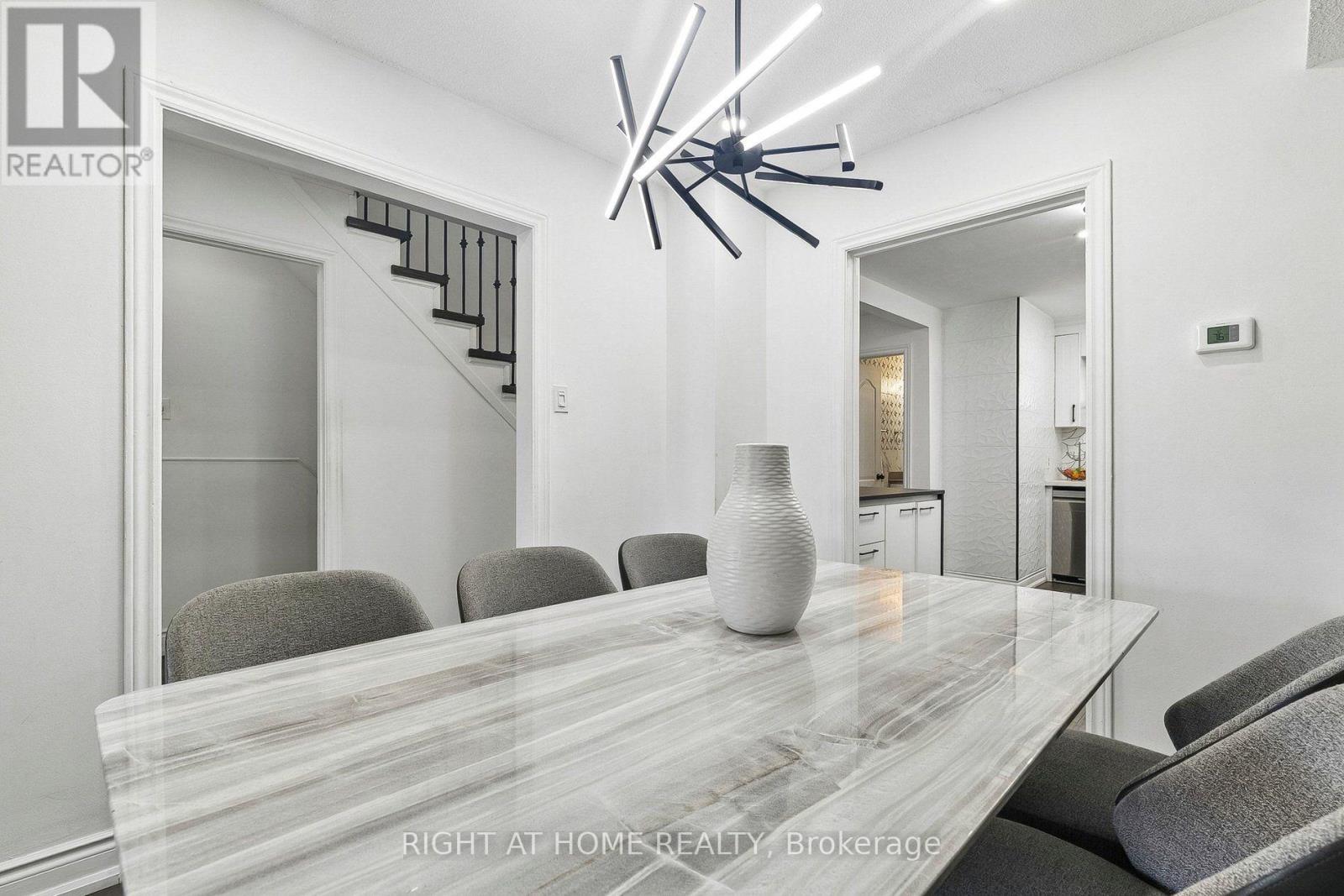 12 L'amoreaux Drive, Toronto, Ontario  M1W 2L9 - Photo 11 - E13756822