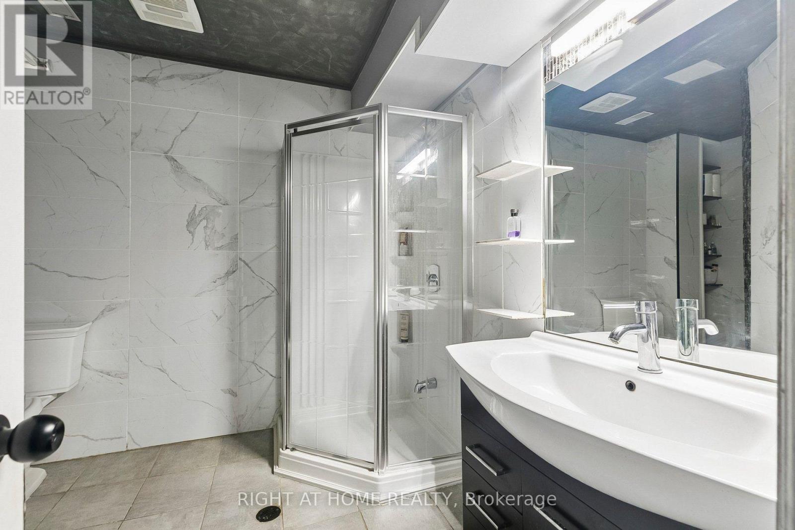 12 L'amoreaux Drive, Toronto, Ontario  M1W 2L9 - Photo 25 - E13756822