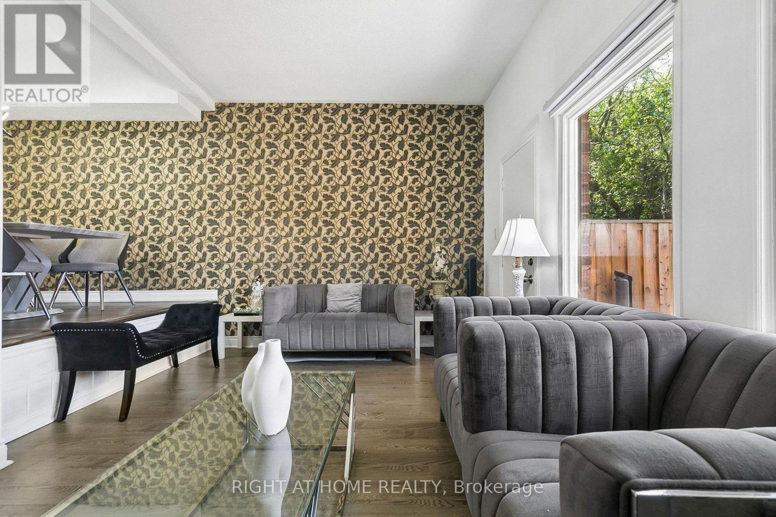 12 L'amoreaux Drive, Toronto, Ontario  M1W 2L9 - Photo 6 - E13756822