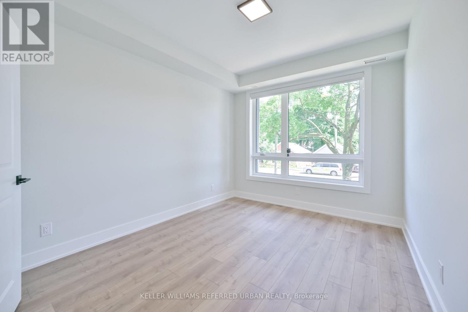 2 - 2420 Gerrard Street E, Toronto, Ontario  M4E 2E9 - Photo 18 - E13756836