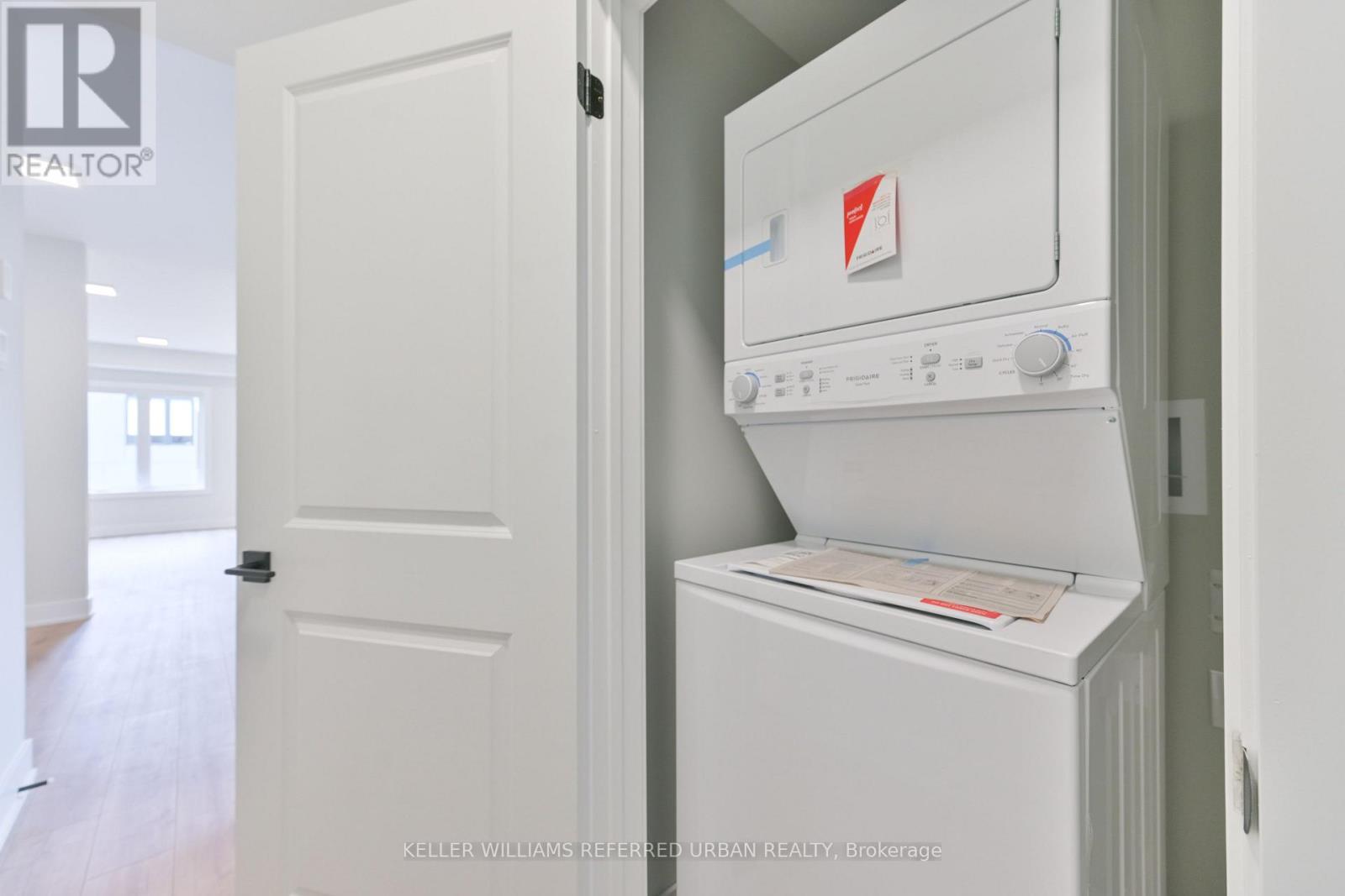 2 - 2420 Gerrard Street E, Toronto, Ontario  M4E 2E9 - Photo 23 - E13756836