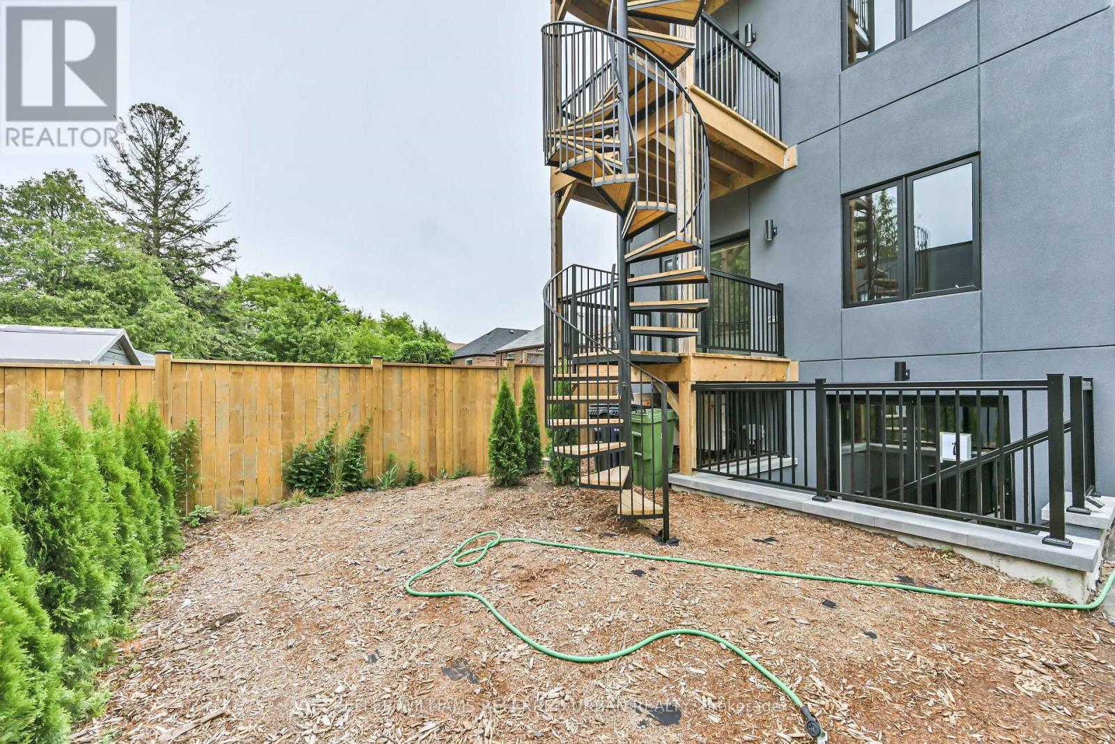 2 - 2420 Gerrard Street E, Toronto, Ontario  M4E 2E9 - Photo 26 - E13756836