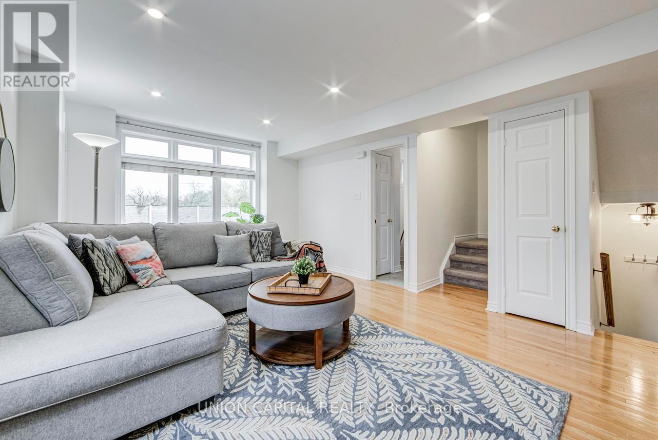 8 - 1 Bastedo Avenue, Toronto, Ontario  M4C 5S7 - Photo 7 - E13756968