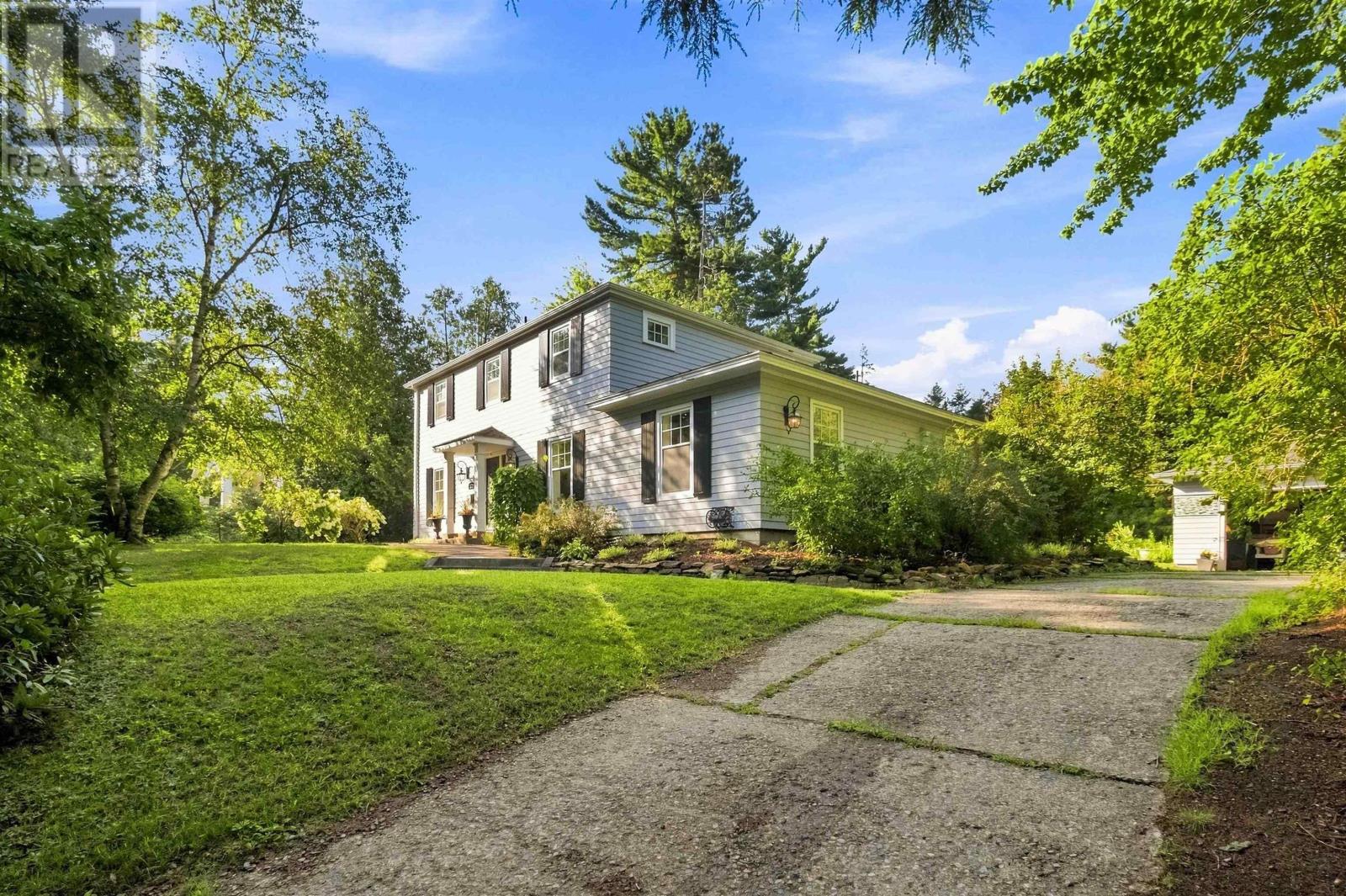232 Alexandra Avenue, Bridgewater, Nova Scotia