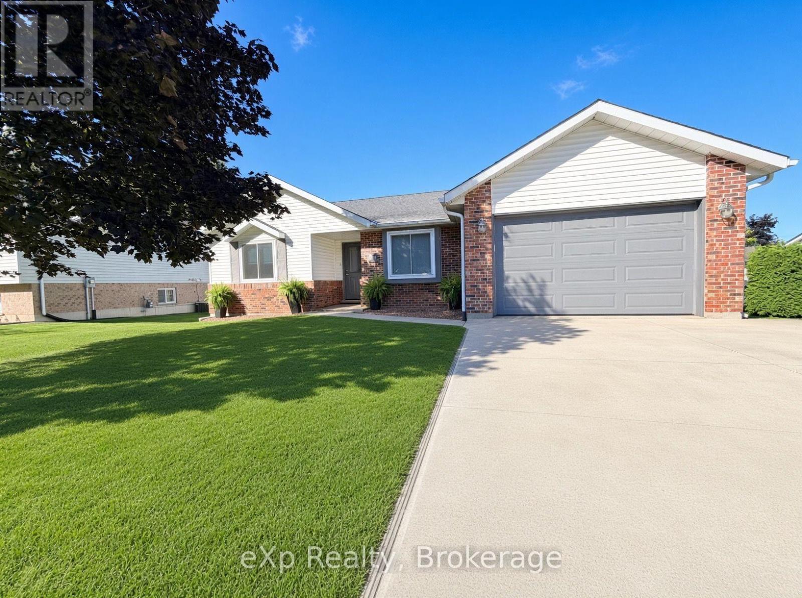 23 Willow Street, Brockton, Ontario  N0G 2V0 - Photo 1 - X13756782
