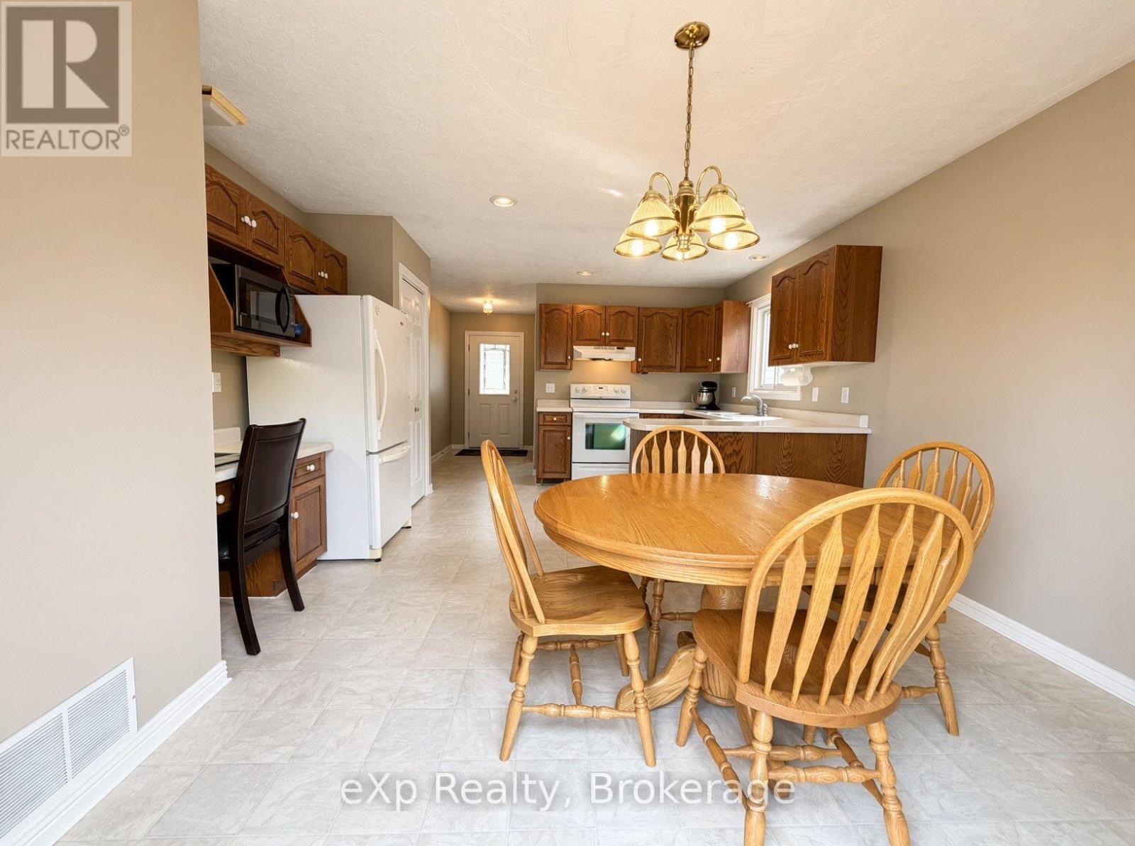 23 Willow Street, Brockton, Ontario  N0G 2V0 - Photo 7 - X13756782